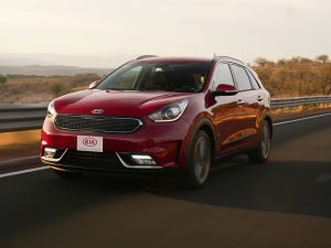 Kia Niro 2017 en México parte frontal y lateral izquierdo faros antiniebla