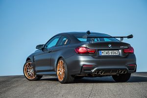 BMW M4 GTS 2017 en México posterior con alerón trasero y rines de tamaño mixto