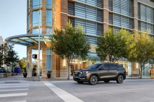 GMC Terrain 2018 color negro en calle