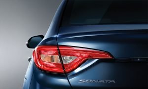 Hyundai Sonata 2017 en México calaveras y emblema