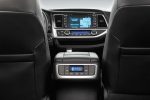 Toyota Highlander 2017 en México interiores pantalla touch y aire de 3 zonas
