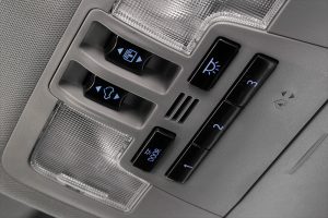 Toyota Highlander 2017 en México interiores consola controles superiores