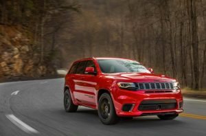 Jeep Grand Cherokee Trackhawk 2018 México de frente en carretera