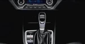 Hyundai Creta 2018 interior aire y palanca