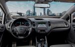 Kia Forte 2018 en México con nuevo motor Atkinson - interior con cámara de reversa y Apple CarPlay y Android Auto