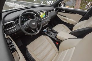 Kia Sorento 2018 en México interiores pantalla touch y asientos