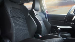 Suzuki Swift 2018 en México interior asientos en tela