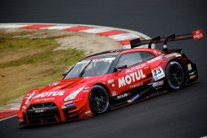 Nissan NISMO rojo
