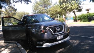 Prueba Nissan Kicks 2017 bicolor frente en Circuito Mario de la Cueva