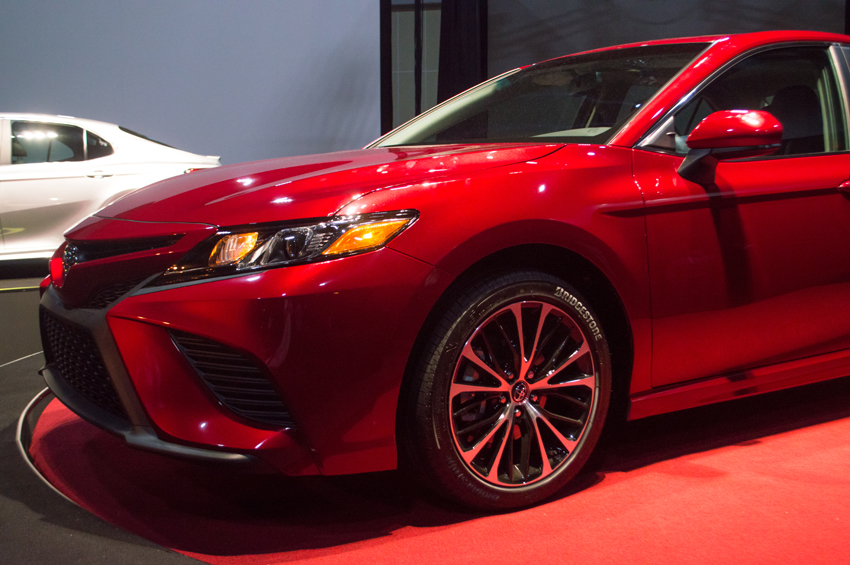 Toyota Camry 2018 detalle frontal