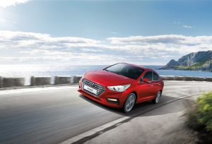 Hyundai Accent 2018 en México color rojo en carretera