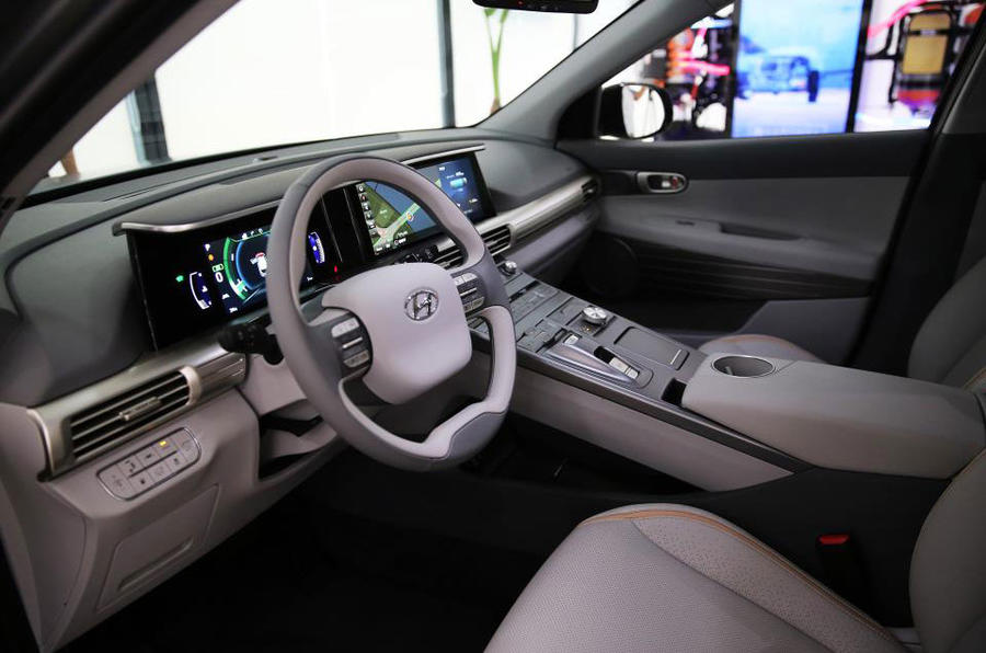 Hyundai SUV volante y tablero