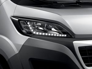 Peugeot Manager 2018 faro