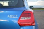 Suzuki Swift Boosterjet 2018 logotipo faro posterior acercamiento