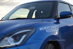 Suzuki Swift Boosterjet 2018 calcomanías de promoción de cerca