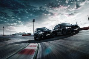 BMW X5 M y X6 M Edition Black Fire carretera