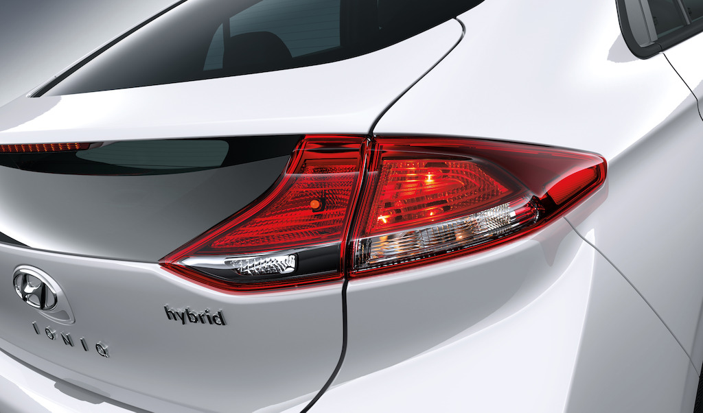Hyundai Ioniq 2018 faro trasero