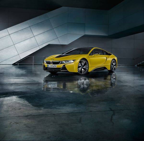 BMW i8 Protonic Frozen Yellow Edition