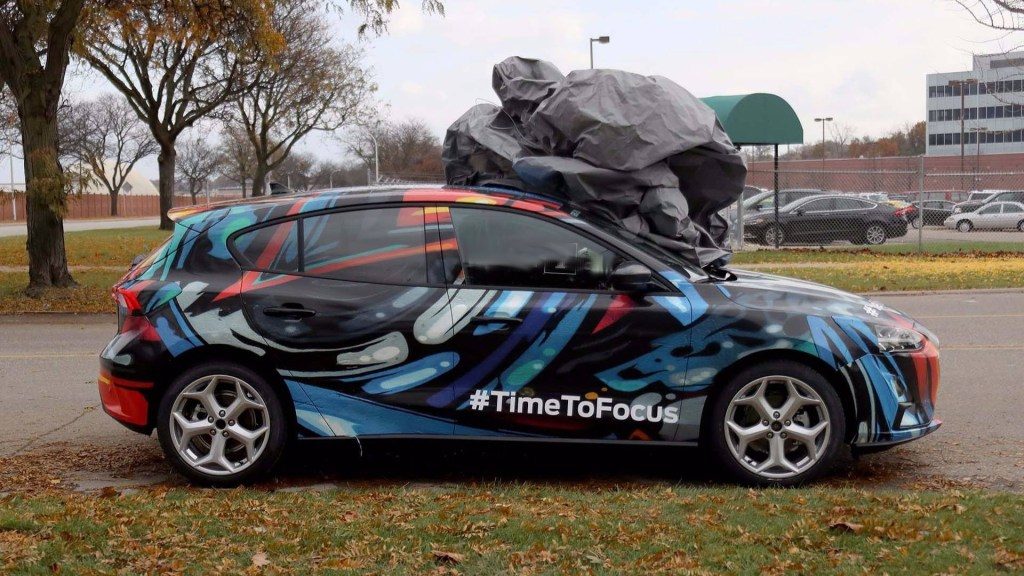 Ford Focus 2019 camuflajeado