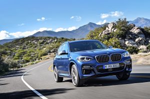 BMW X3 2018 en México frente en carretera