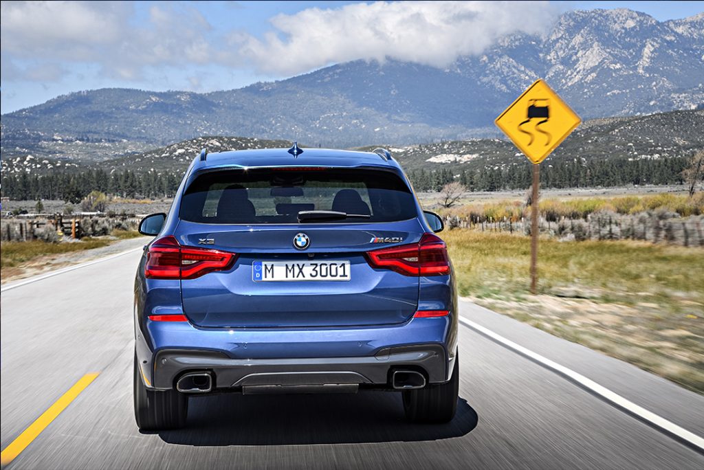 BMW X3 2018 en México frente posterior en carretera