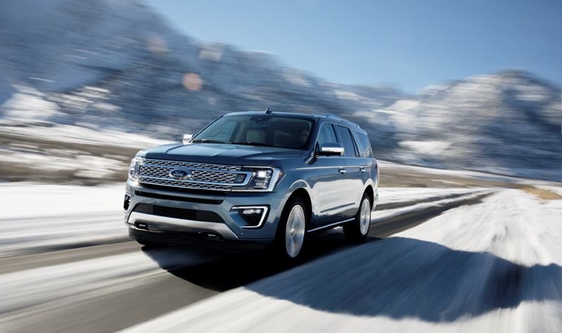 Nueva Ford Expedition 2018 en México frente en carretera