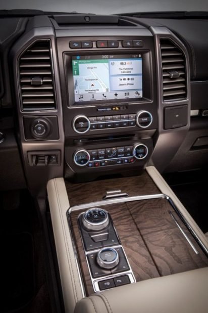 Nueva Ford Expedition 2018 en México pantalla touch navegación y Android Auto y Apple CarPlay