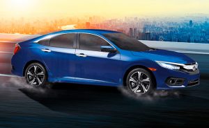 Honda Civic 2018 en México, lateral en ciudad