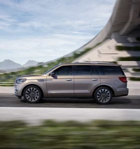 Lincoln Navigator 2018 México lateral