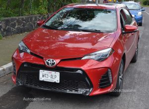 Toyota Corolla 2018 prueba nuevo frente luces LED