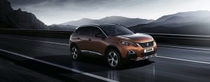 Peugeot 3008 2019 en México lateral en carretera