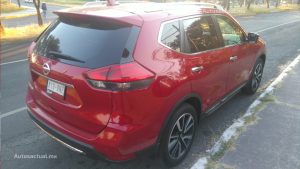 Nissan X-Trail 2018 en prueba y análisis - zaga con spoiler y antena tiburón