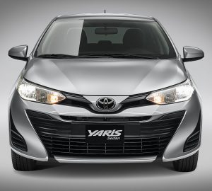 Toyota Yaris Sedán 2018 en México renovado - nueva parrilla y faros