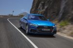 Audi A7 Sportback 2019 azul frente en carretera