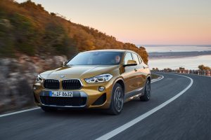 BMW X2 en carretera