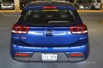 Kia Rio 2018 hatchback prueba en México - en garage, posterior quinta puerta