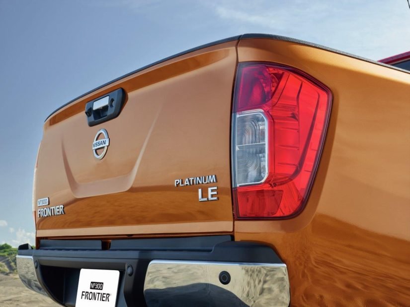 Nissan NP300 Frontier Platinum LE 2019 posterior