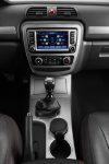Jac Frison T6 2019 interior con pantalla touch y palanca de velocidades
