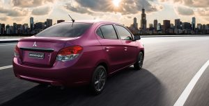 Mitsubishi Mirage G4 posterior color morado