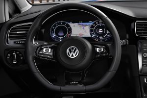 Volkswagen golf R 2019 volante y pantalla de información computadora tacómetro velocímetro a color