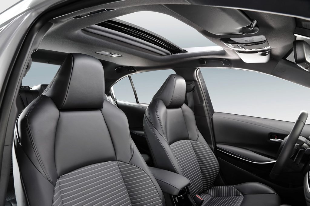 Toyota Corolla 2020 interior asientos y quemacocos