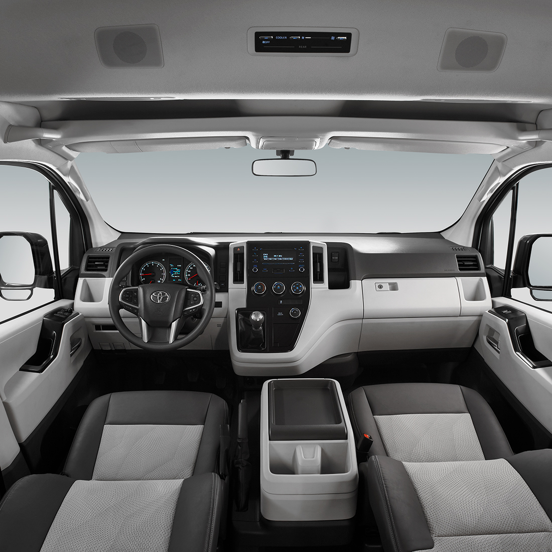 Toyota Hiace 2020 México - interior cabina