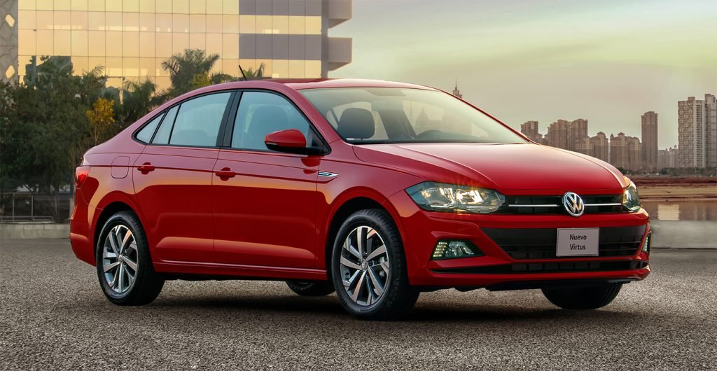 Volkswagen Virtus 2020 en México en color rojo de cerca