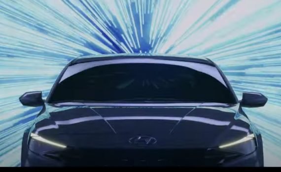 Hyundai Elantra 2022 frente