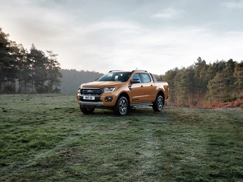 Ford Ranger Wildtrak 2021 en México - diseño exterior color naranja