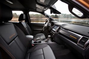 Ford Ranger Wildtrak 2021 en México - diseño interior en piel con costuras