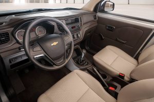 Chevrolet Tornado Van 2022 en México color blanco diseño interior asientos