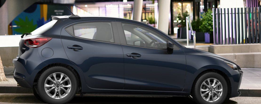 Mazda 2 hatchback 2022 México color azul lateral