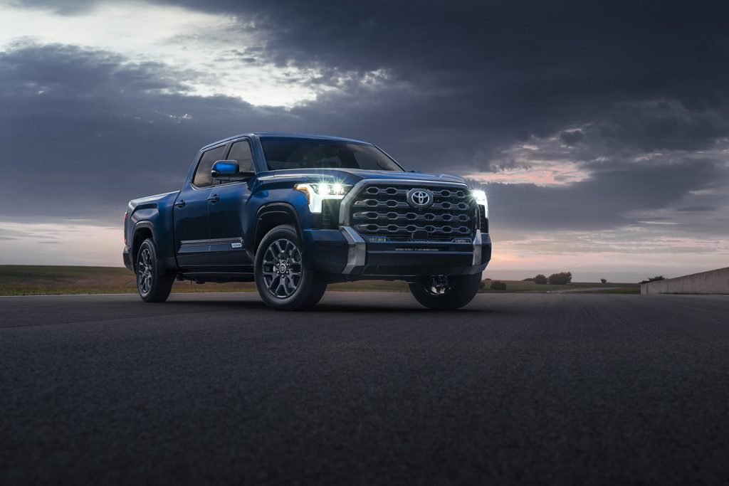 Toyota Tundra 2022 color azul