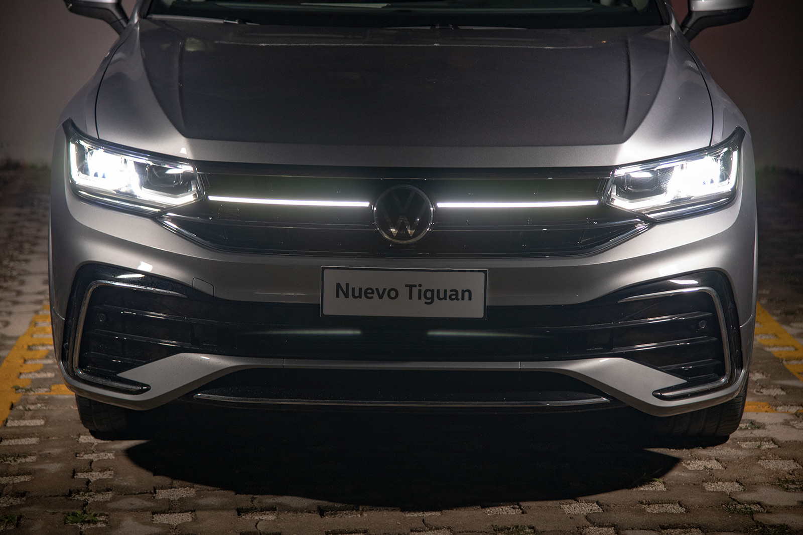 Volkswagen Tiguan 2022 en México - diseño exterior frente faros LED